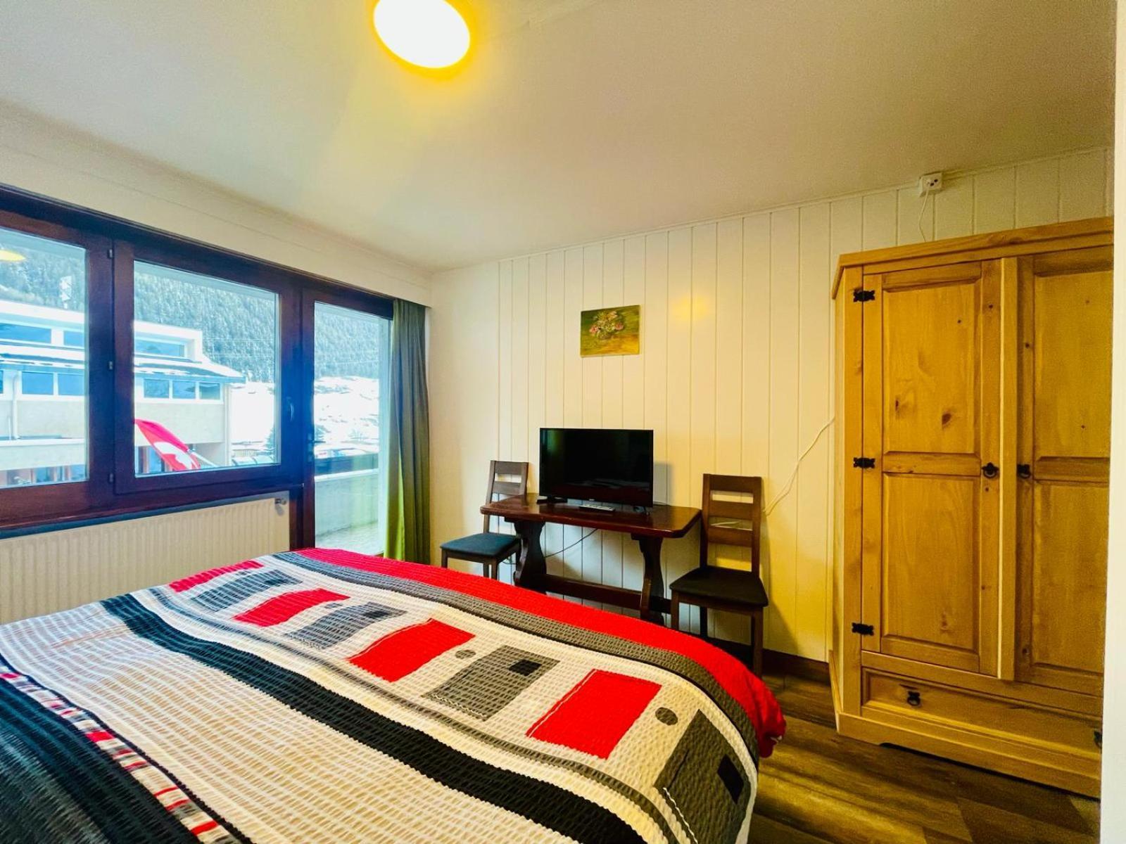Auberge Des Charmettes ブール・サン・ピエール エクステリア 写真